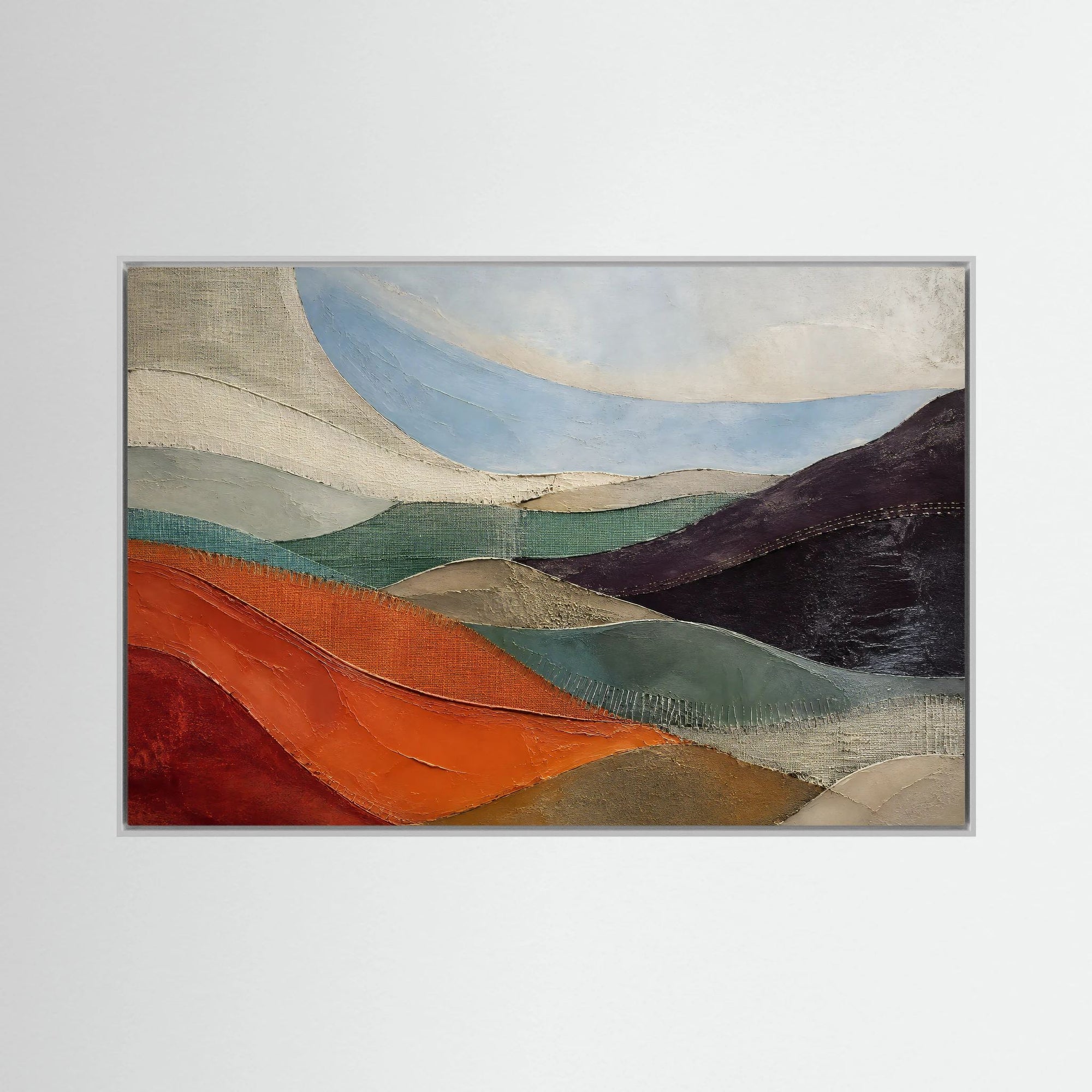 Gerahmte Leinwand mit abstrakter Hügellandschaft in Terrakotta, Grün, Beige und Hellblau im weißen Rahmen