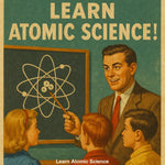 Lehrer erklärt Atommodell an der Tafel – Retro-Wissenschaftsposter im Stil der 50er Jahre mit nostalgischer Bildungsästhetik