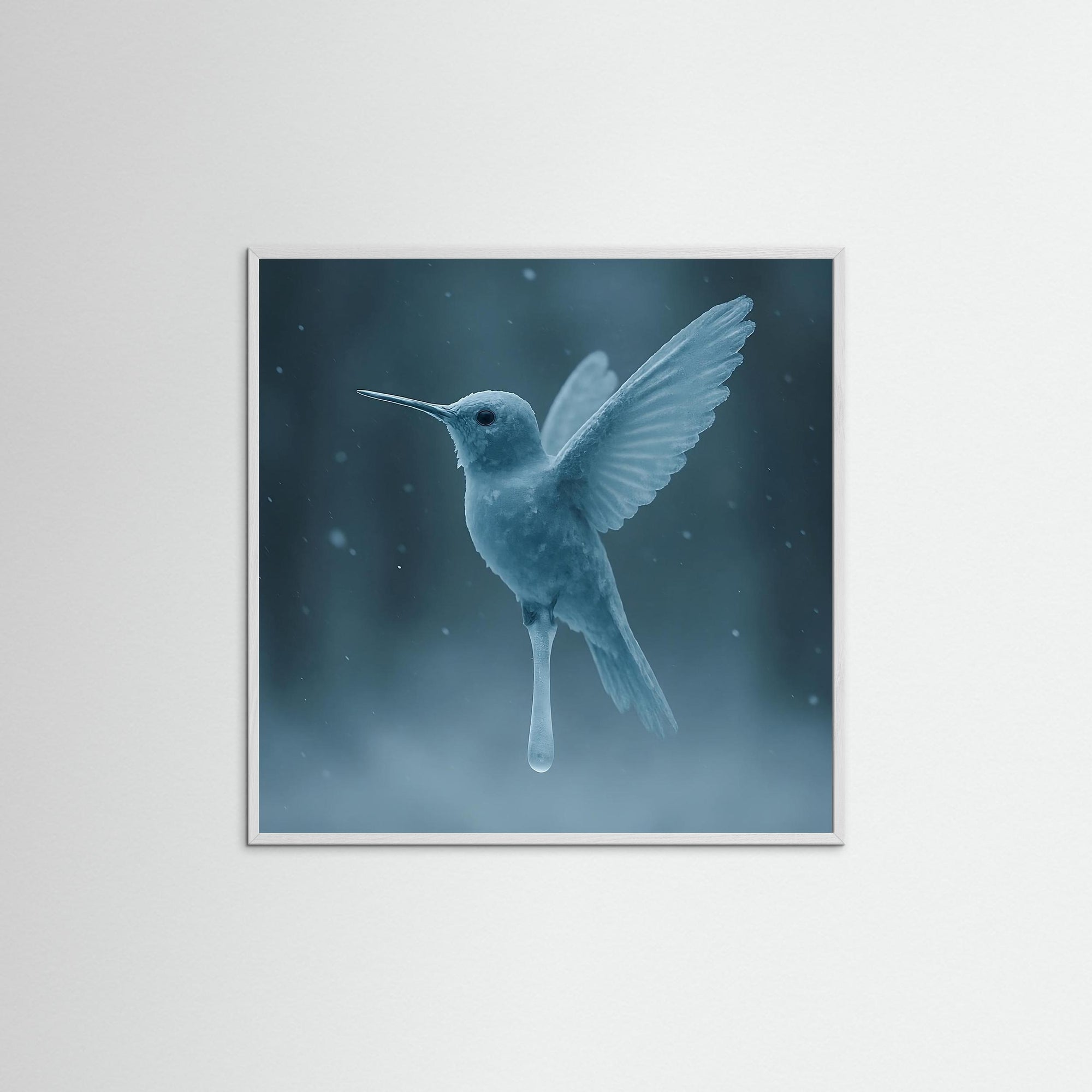 Frozen Flight als Kunstmotiv mit weißem Echtholzrahmen