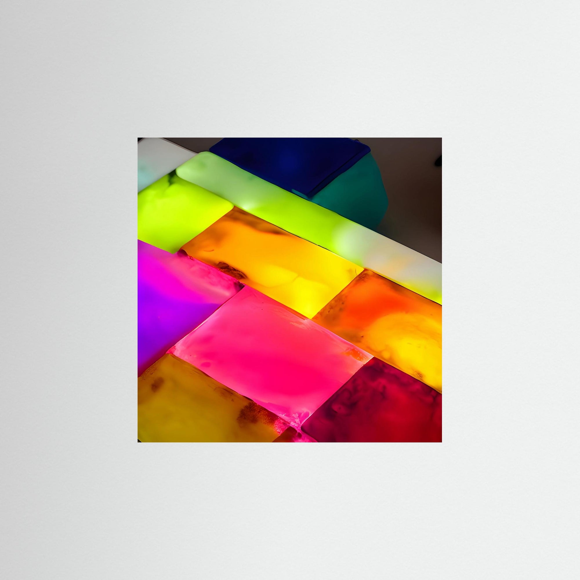 Neon Prism Tiles als rahmenlose Wandkunst